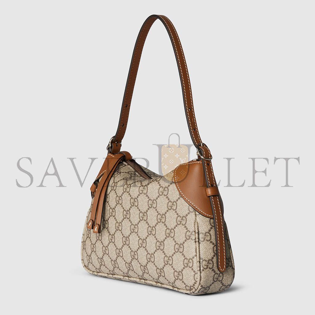 GUCCI GG EMBLEM SMALL SHOULDER BAG 815218 (24*16*5)